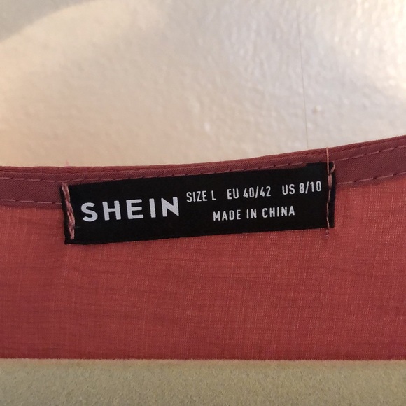 Woman’s dress never worn - Picture 2 of 3